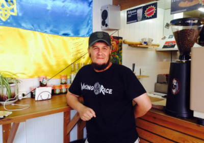 Кримський татарин Аслан: Я ще відкрию чебуречну на Ай-Петрі із прапором Правого сектору Кримський татарин Аслан: Я ще відкрию чебуречну на Ай-Петрі із прапором Правого сектору