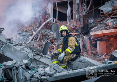 росія вдарила по Харкову: зруйновані будинки, серед постраждалих немовля