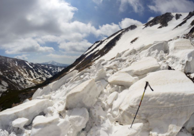 У Швейцарії поїзд зійшов з рейок через сніговий зсув: є постраждалі