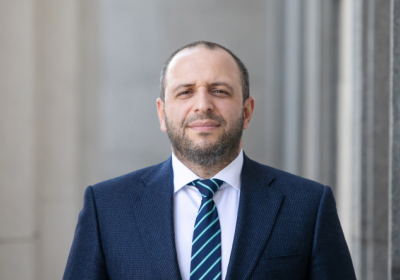 В Абу-Дабі стартували тристоронні переговори між Україною, США та росією