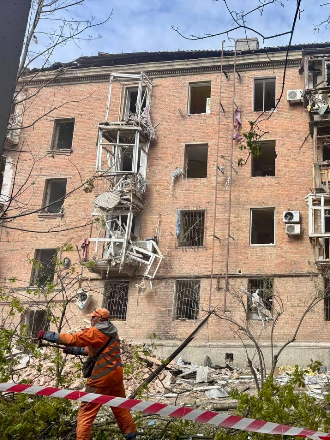 росія вдарила по Дніпру ракетами і дронами: є загиблі та поранені (оновлено)