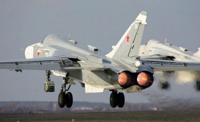 ЗСУ знищили російський Су-24М та аеродромну техніку в Криму 

