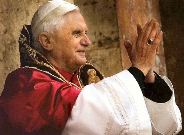 Понтифікат Бенедикта XVI: прагнення миру і голосні скандали