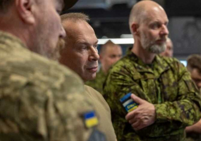 FT: Зеленський може замінити Сирського 

