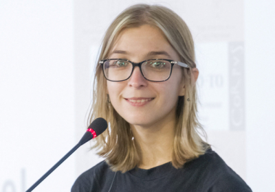 Ася Казанцева: "Якщо у вас є бабуся, яку ви любите, то навчіть її ловити покемонів"
Ася Казанцева: "Якщо у вас є бабуся, яку ви любите, то навчіть її ловити покемонів"