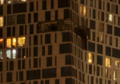 Дрон вночі влучив у багатоповерхівку в москві